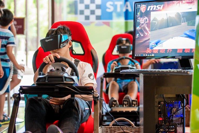 Summer joy, New Virtual Reality suitable for whole family to play !